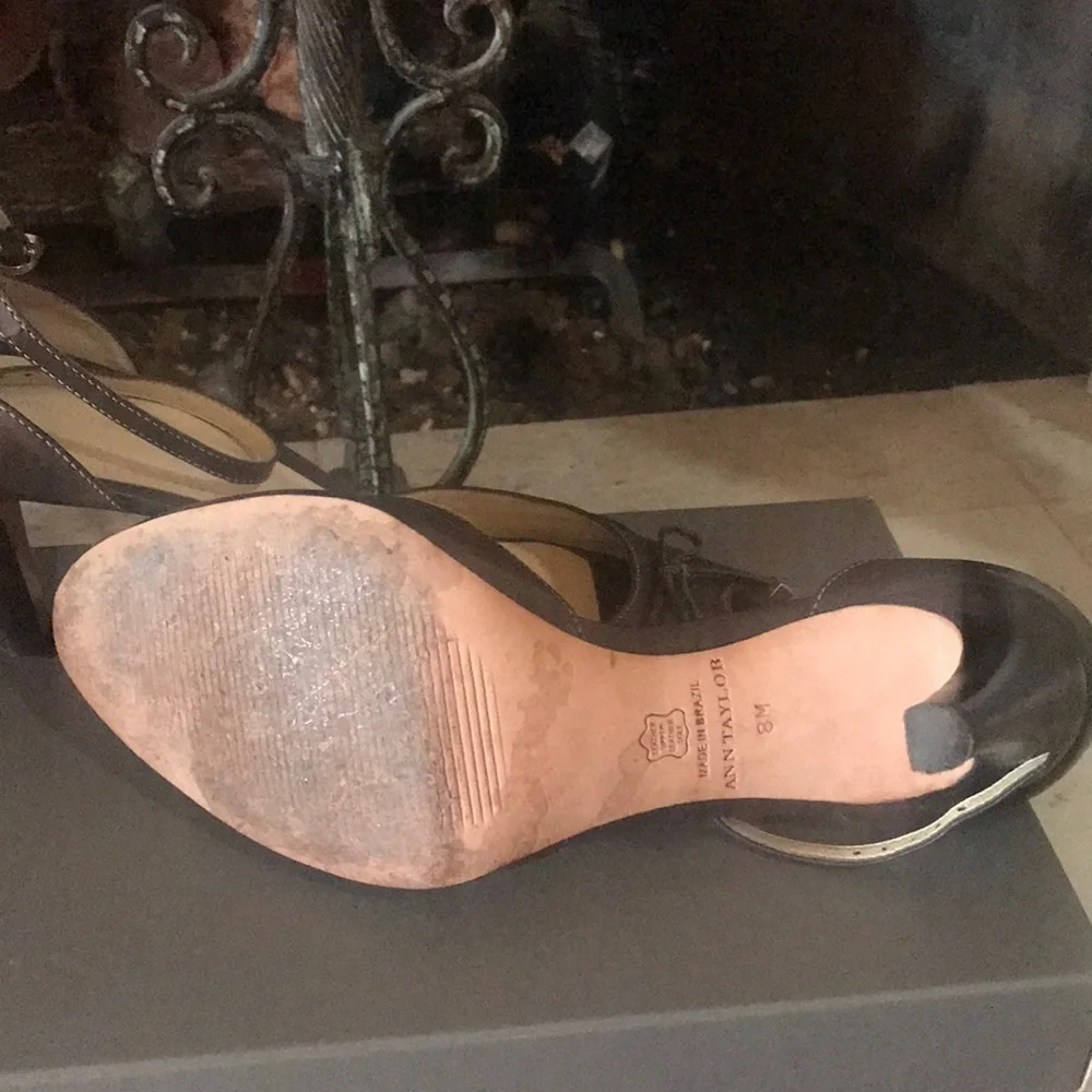 Classic style Ann Taylor. Very good condition.‎